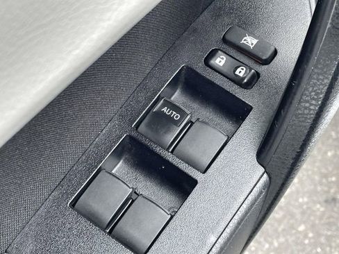 Used 2019 Toyota Corolla LE FWD image 14