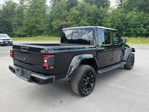 Used 2021 Jeep Gladiator Overland AWD/4WD image 5
