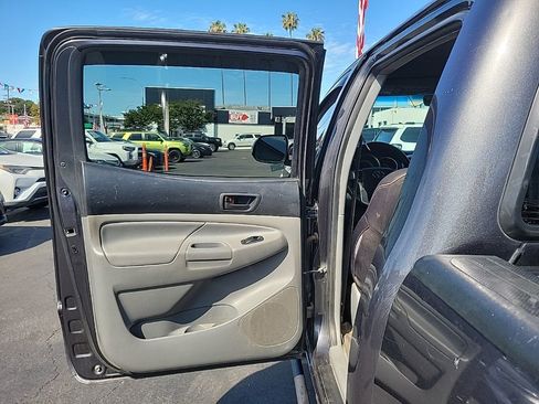 Used 2015 Toyota Tacoma 4x4 Double Cab w/ TRD Sport Package image 12