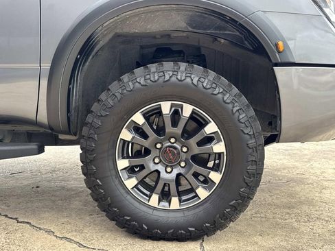 Used 2023 Nissan Titan PRO-4X image 17