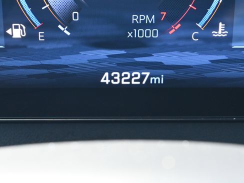 Used 2024 Chevrolet Traverse LT image 22