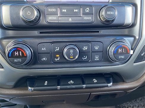 Used 2018 Chevrolet Silverado 1500 LTZ Z71 image 19