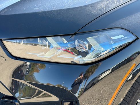 Used 2025 BMW X5 xDrive40i w/ M Sport Package image 9