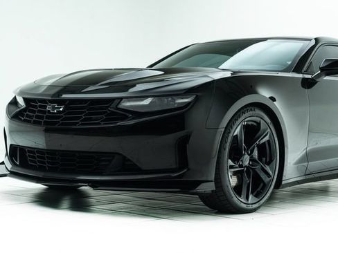 Used 2021 Chevrolet Camaro LT RWD image 10