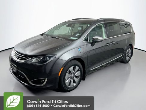 Used 2018 Chrysler Pacifica Limited w/ Advanced Safetytec Group image 5