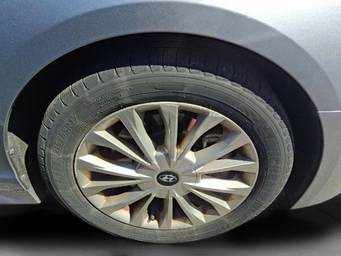 Used 2015 Hyundai Sonata Limited w/ Option Group 06 FWD image 8