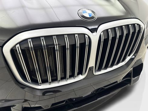 Used 2023 BMW X7 xDrive40i w/ M Sport Package AWD/4WD image 26