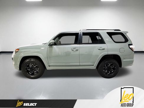 Used 2022 Toyota 4Runner TRD Sport w/ Technology Package AWD/4WD image 11