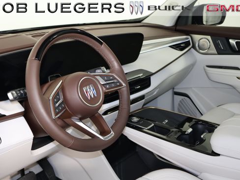 Certified 2026 Buick Enclave Avenir w/ Super Cruise Package AWD/4WD image 9