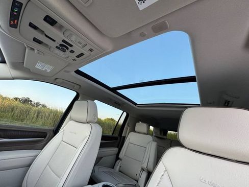 Used 2023 GMC Yukon XL Denali AWD/4WD image 27