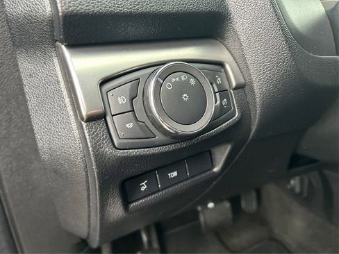 Used 2018 Ford Explorer XLT w/ Equipment Group 202A image 39