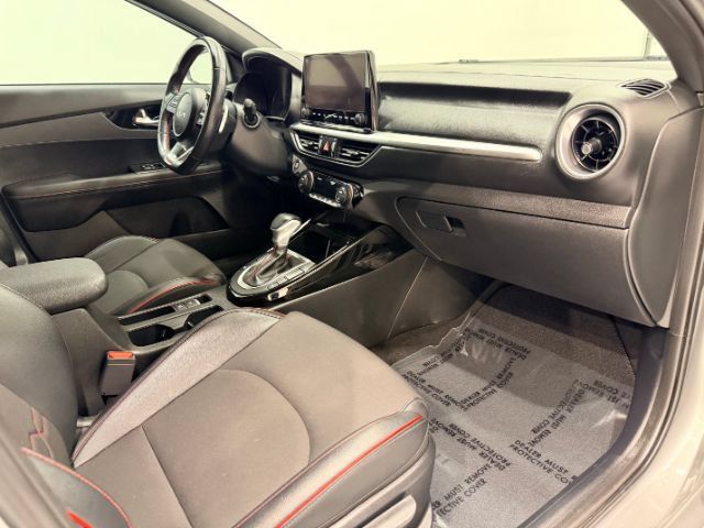 Used 2022 Kia Forte GT w/ GT Technology Package FWD image 28