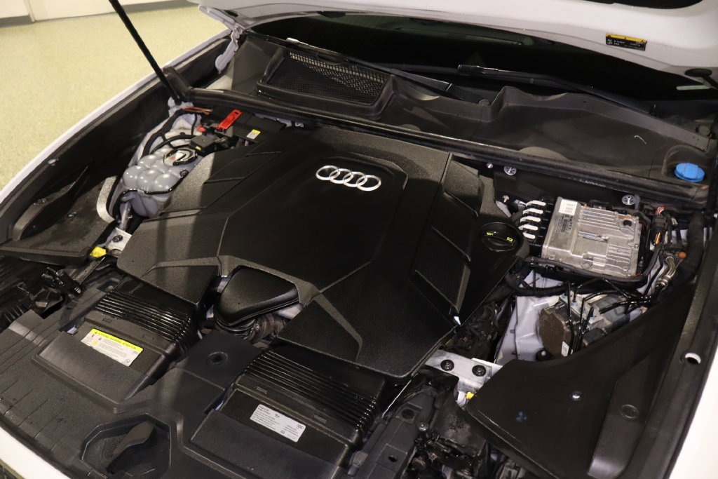 Used 2019 Audi Q8 Premium w/ Convenience Package AWD/4WD image 37