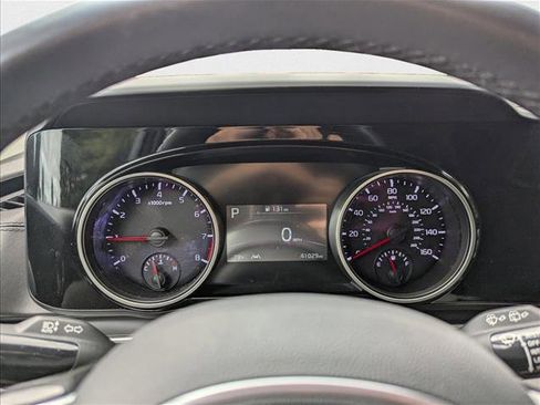 Used 2024 Kia Carnival EX image 14