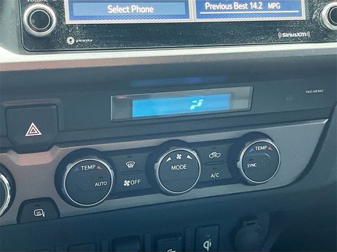 Used 2022 Toyota Tacoma TRD Sport image 16