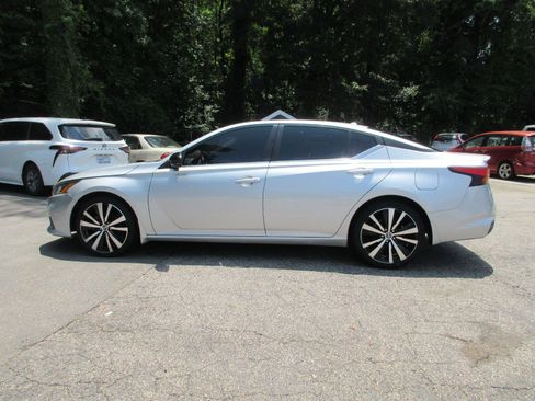 Used 2020 Nissan Altima 2.5 SR w/ Premium Package FWD image 8