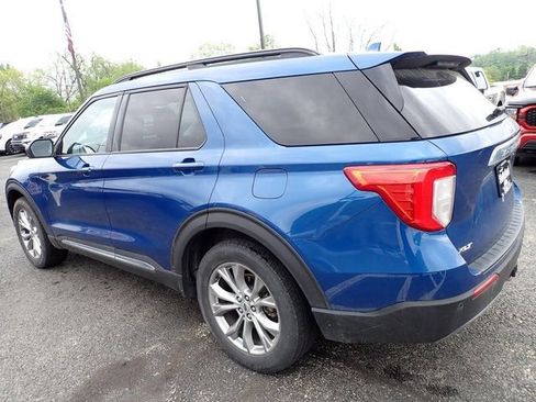 Used 2020 Ford Explorer XLT w/ Equipment Group 202A AWD/4WD image 4