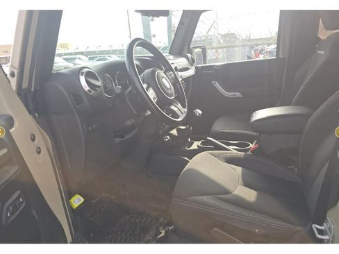 Used 2017 Jeep Wrangler Rubicon w/ Power Convenience Group AWD/4WD image 7