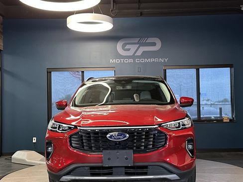 Used 2023 Ford Escape Platinum w/ Premium Technology Package AWD/4WD image 8