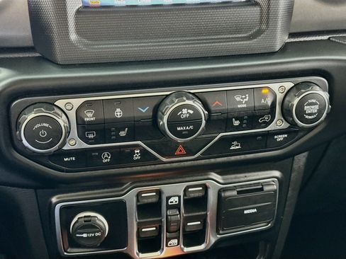 Used 2022 Jeep Gladiator Sport AWD/4WD image 17