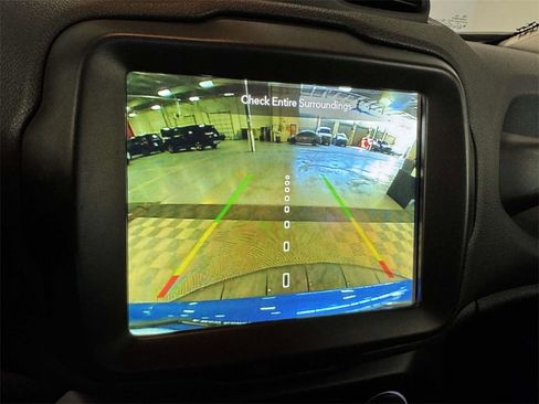 Used 2021 Jeep Renegade Limited image 25