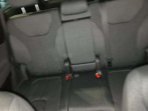 Used 2019 Hyundai Santa Fe SEL FWD image 11