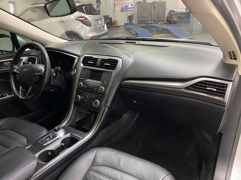 Used 2017 Ford Fusion SE image 18
