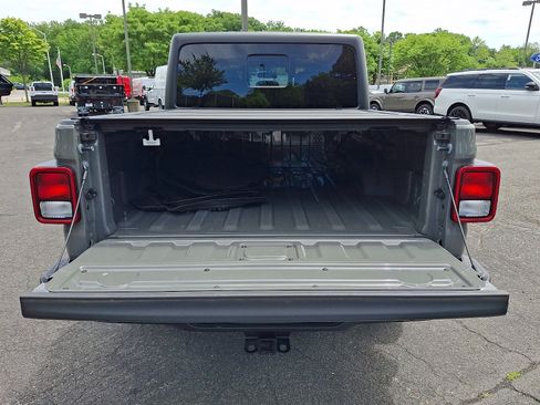 Used 2023 Jeep Gladiator Sport AWD/4WD image 29