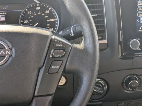 Used 2022 Nissan Frontier SV w/ Graphics Package image 14