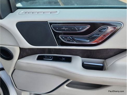 Used 2019 Lincoln Navigator Reserve w/ Cargo Package AWD/4WD image 37