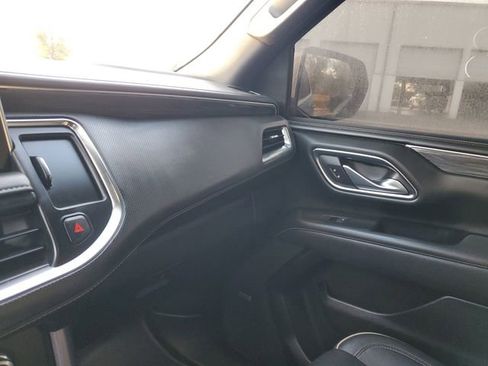 Used 2022 GMC Yukon SLT w/ SLT Luxury Package image 24