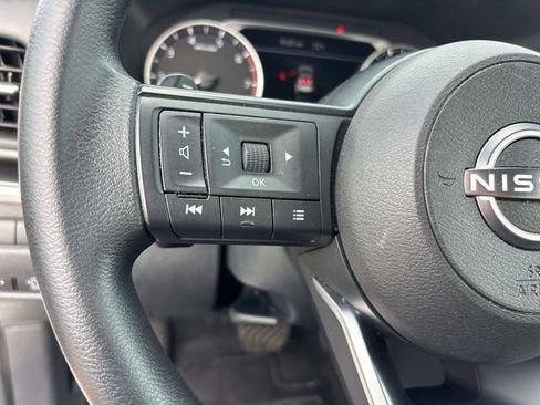 Used 2024 Nissan Rogue SV FWD image 19