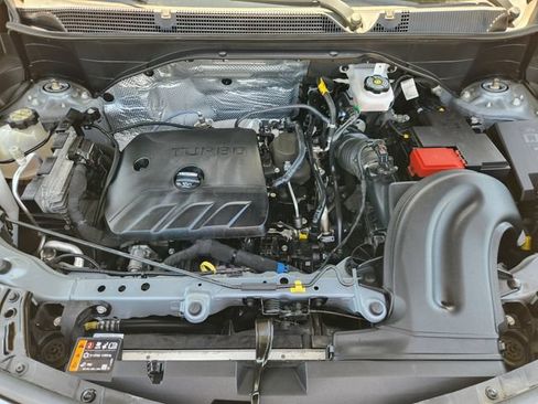 Used 2023 Buick Encore GX Essence w/ Experience Buick Package FWD image 26