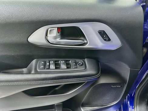 Used 2019 Chrysler Pacifica Limited w/ S Appearance Package FWD image 15