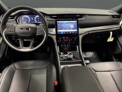 New 2025 Jeep Grand Cherokee Limited w/ Black Appearance Package image 5