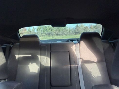 Used 2015 Dodge Challenger R/T image 34