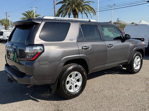 Used 2016 Toyota 4Runner SR5 image 6