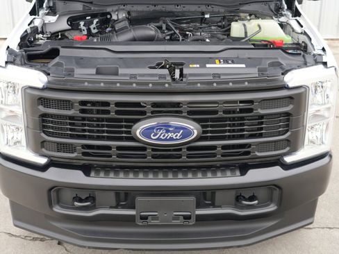 Used 2024 Ford F350 XL w/ Snow Plow Prep Package image 8