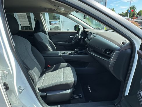 Certified 2023 Nissan Rogue SV AWD/4WD image 22