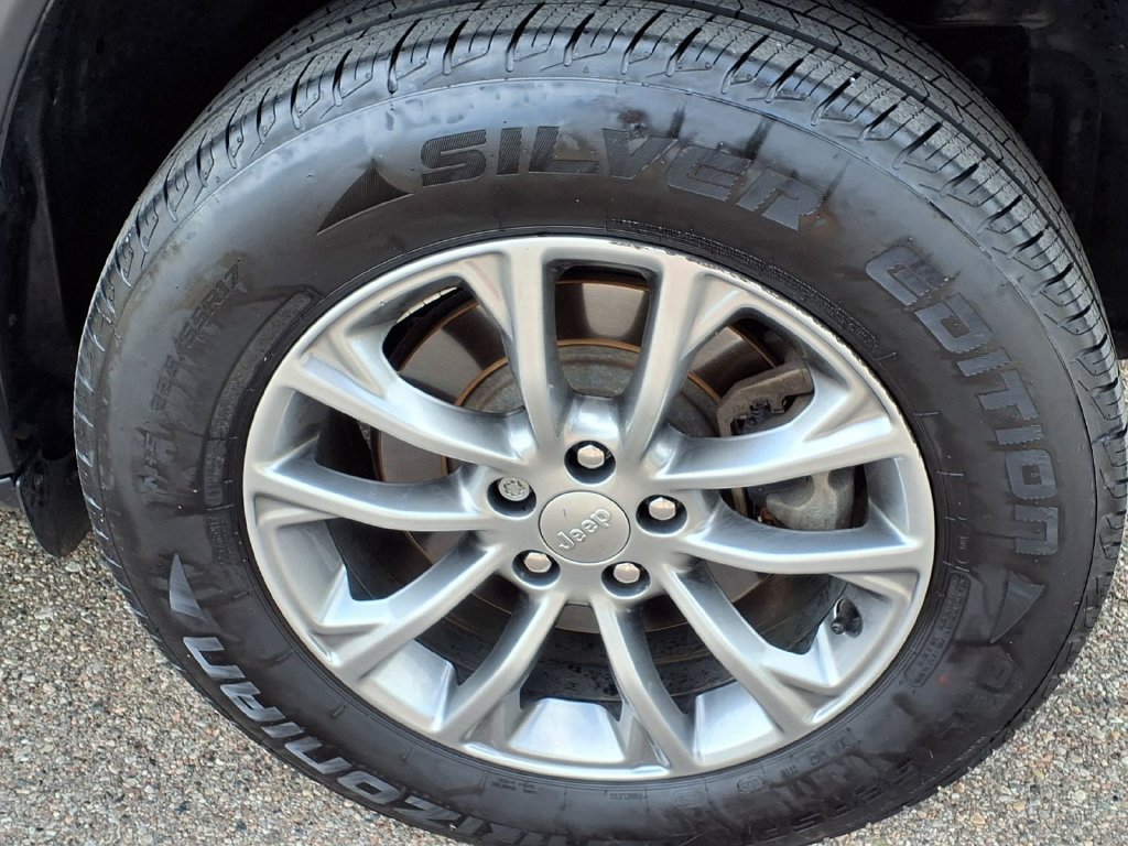 Used 2020 Jeep Cherokee Latitude Lux w/ Trailer Tow Group AWD/4WD image 7