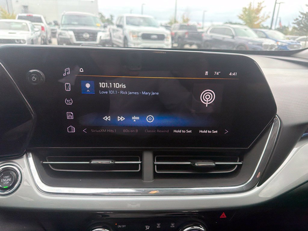 Used 2025 Chevrolet Trax LT w/ Driver Confidence Package FWD image 3