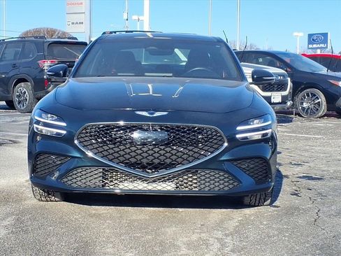 Used 2022 Genesis G70 3.3T image 2
