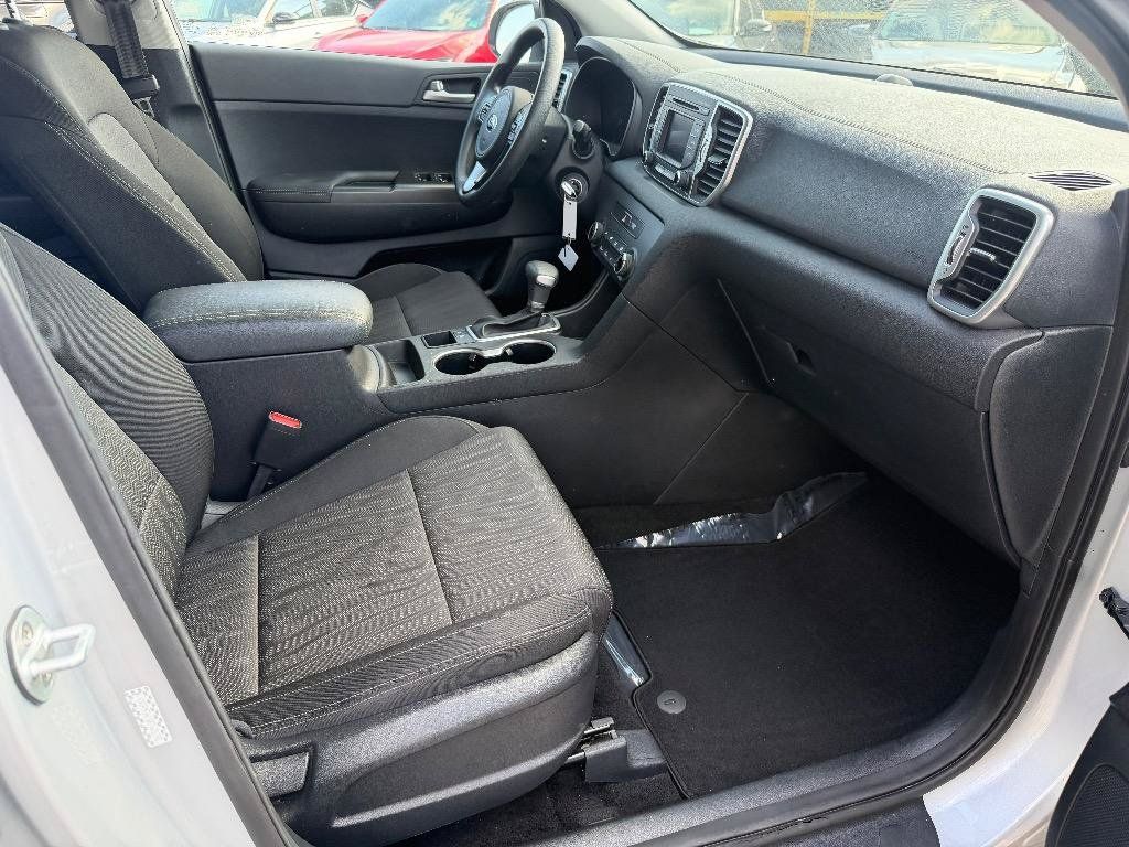 Used 2019 Kia Sportage LX FWD image 16