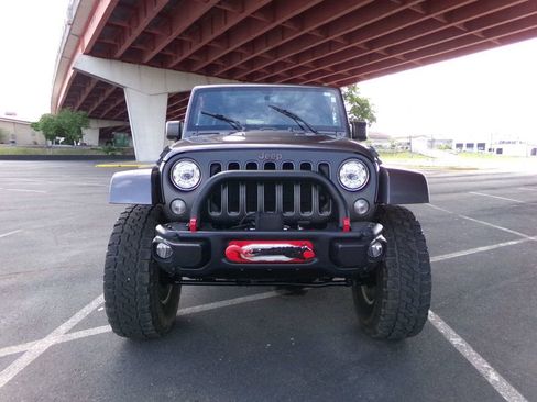 Used 2017 Jeep Wrangler Unlimited Rubicon AWD/4WD image 3