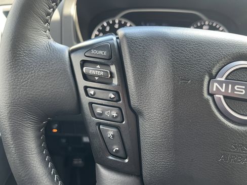 Used 2025 Nissan Frontier SV w/ SV Convenience Package image 21