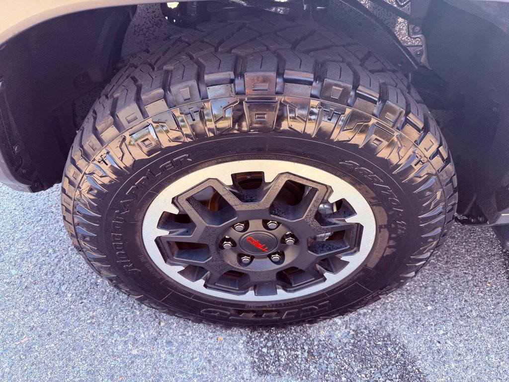 Used 2025 Toyota 4Runner TRD Off-Road Premium AWD/4WD image 17