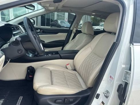 Used 2023 Nissan Maxima Platinum w/ Sport Mat Group FWD image 7
