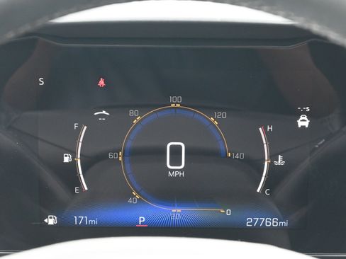 Used 2025 Chevrolet Trax ACTIV w/ Sunroof Package FWD image 21