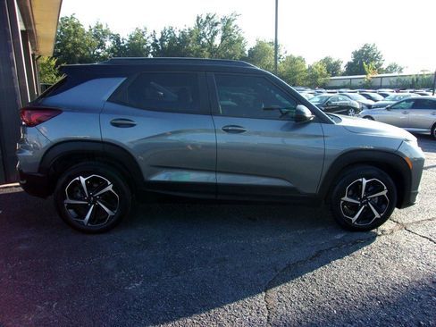 Used 2021 Chevrolet TrailBlazer RS w/ Sun and Liftgate Package AWD/4WD image 4