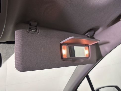 Used 2021 Toyota Sienna XLE FWD image 39